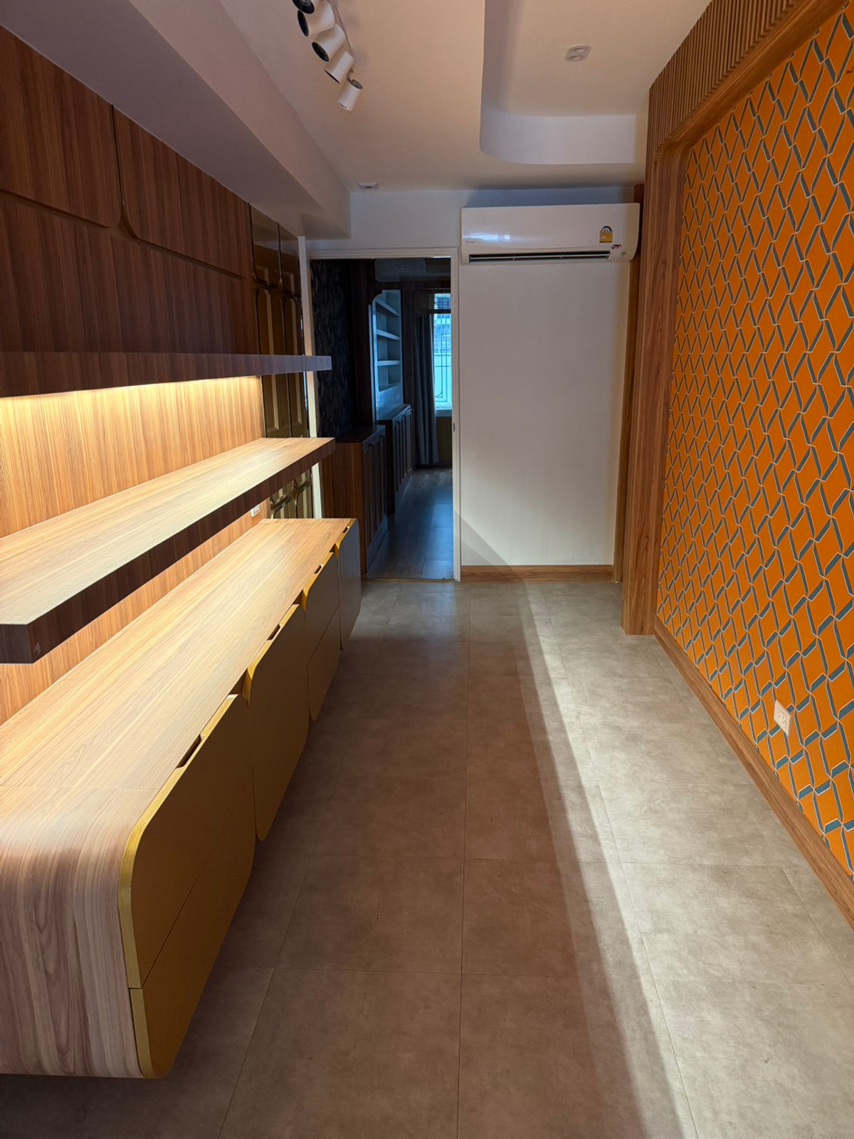 For rent, 5-story commercial building, 170 meters from BTS Chidlom, 85,000 baht per month. – รูปที่ 3