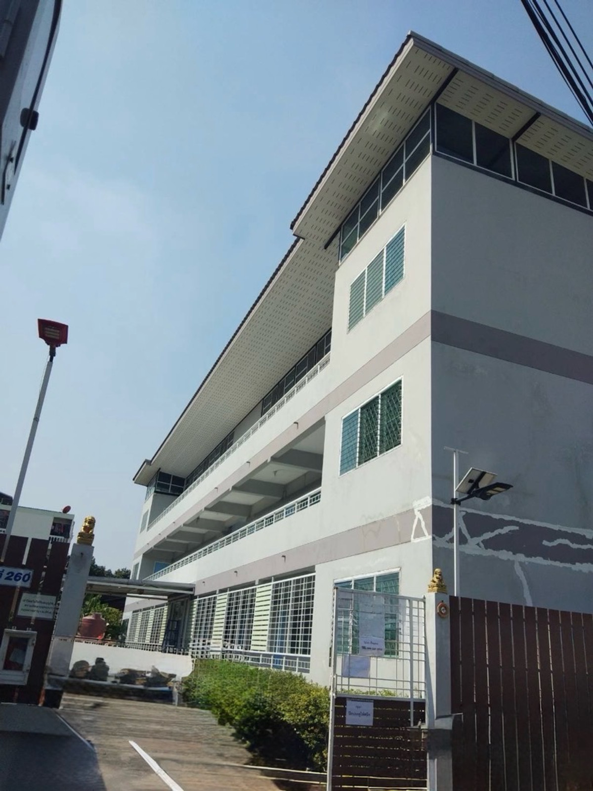 ขายอพาร์ตเม้นท์ 3 ชั้น เนื้อที่ 159 ตร.ว. ใกล้ทางด่วนบางนา และ BTS บางนา