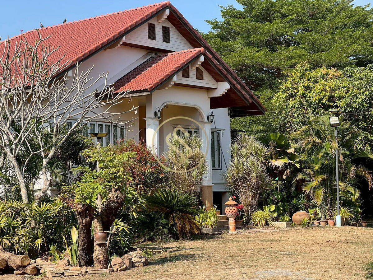 Urgent sale, Baan Suan Som O, a fertile vacation home in Sankhaburi District. Chainat Province 4 rai 1 ngan, no flooding. Urgent sale, Baan Suan Som O, a fertile vacation home in Sankhaburi District. Chainat Province 4 rai 1 ngan, no flooding.