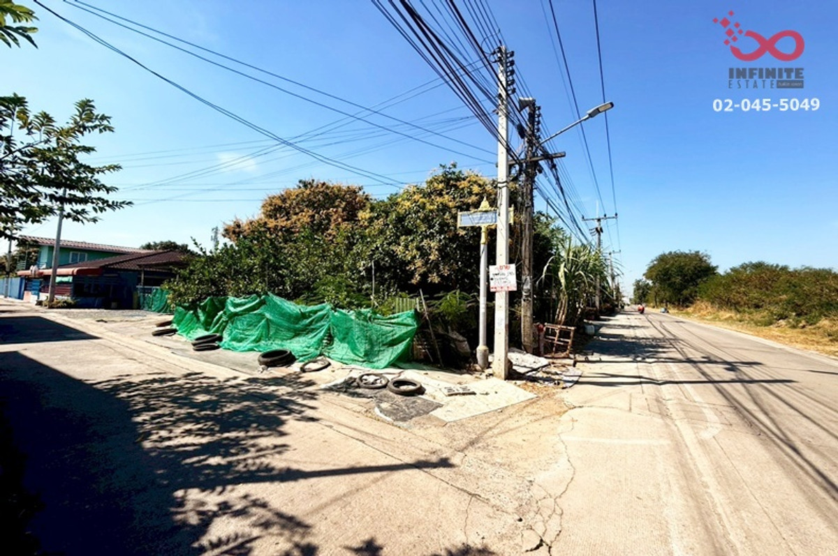 Land for sale in Kamphaeng Phet 6, near Don Mueang Airport, 210 sq m, already filled. Land for sale in Kamphaeng Phet 6, near Don Mueang Airport, 210 sq m, already filled.