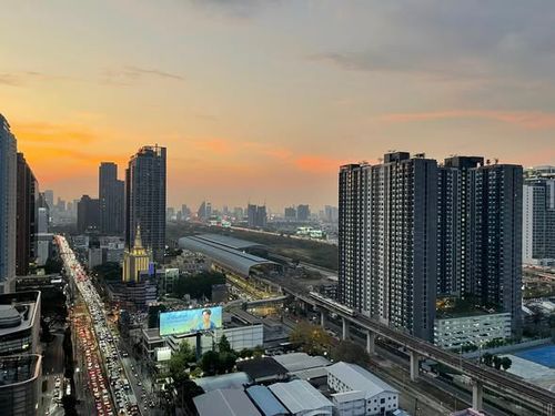 🏢 (For sale) Penthouse in the heart of Asoke ✨Panoramic view ❤️💙 My Resort Bangkok 🚅 350 m. MRT Phetchaburi 💰 Price only 15.50 million baht.