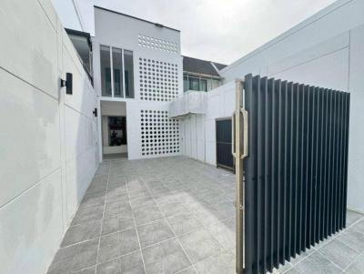 ขายบ้าน  หมู่บ้านคลองตันนิเวศน์ ARL-รามคำแหง คลองตันเหนือ เขต วัฒนา กรุงเทพ CX-142425