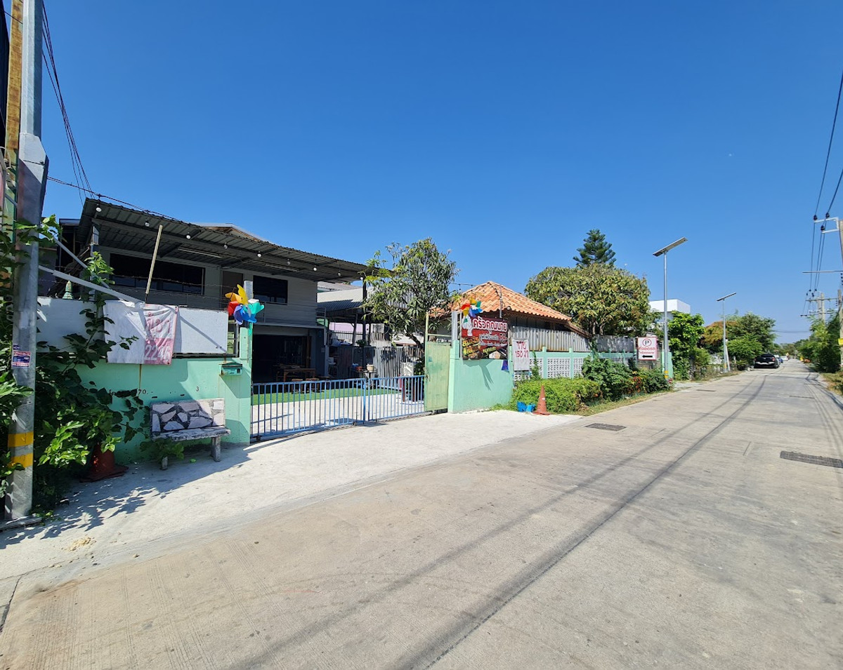 House for sale in Samut Prakan with land, area 150 sq m, Bang Bo District, Khlong Dan Subdistrict. House for sale in Samut Prakan with land, area 150 sq m, Bang Bo District, Khlong Dan Subdistrict.