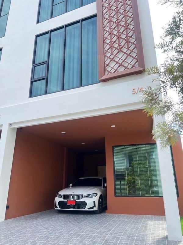 🔥🔥32267🔥🔥 Home office for rent, Nak Niwas 37, 3.5 stories, 5.5 m wide frontage. 🌐LINE ID : @fastforrentcondo