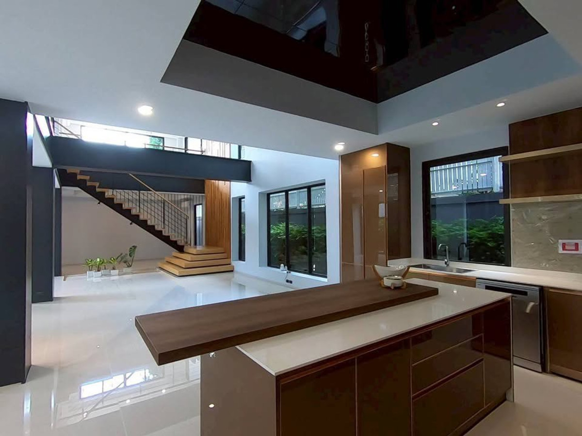 LTHC14130 – House for Sale | Sukhumvit 71 | 700 sqm | 5 Beds 6 Baths | Near BTS Phra Khanong | 56 MB | House for sale Sukhumvit 71 LTHC14130 – House for Sale | Sukhumvit 71 | 700 sqm | 5 Beds 6 Baths | Near BTS Phra Khanong | 56 MB | House for sale Sukhumvit 71