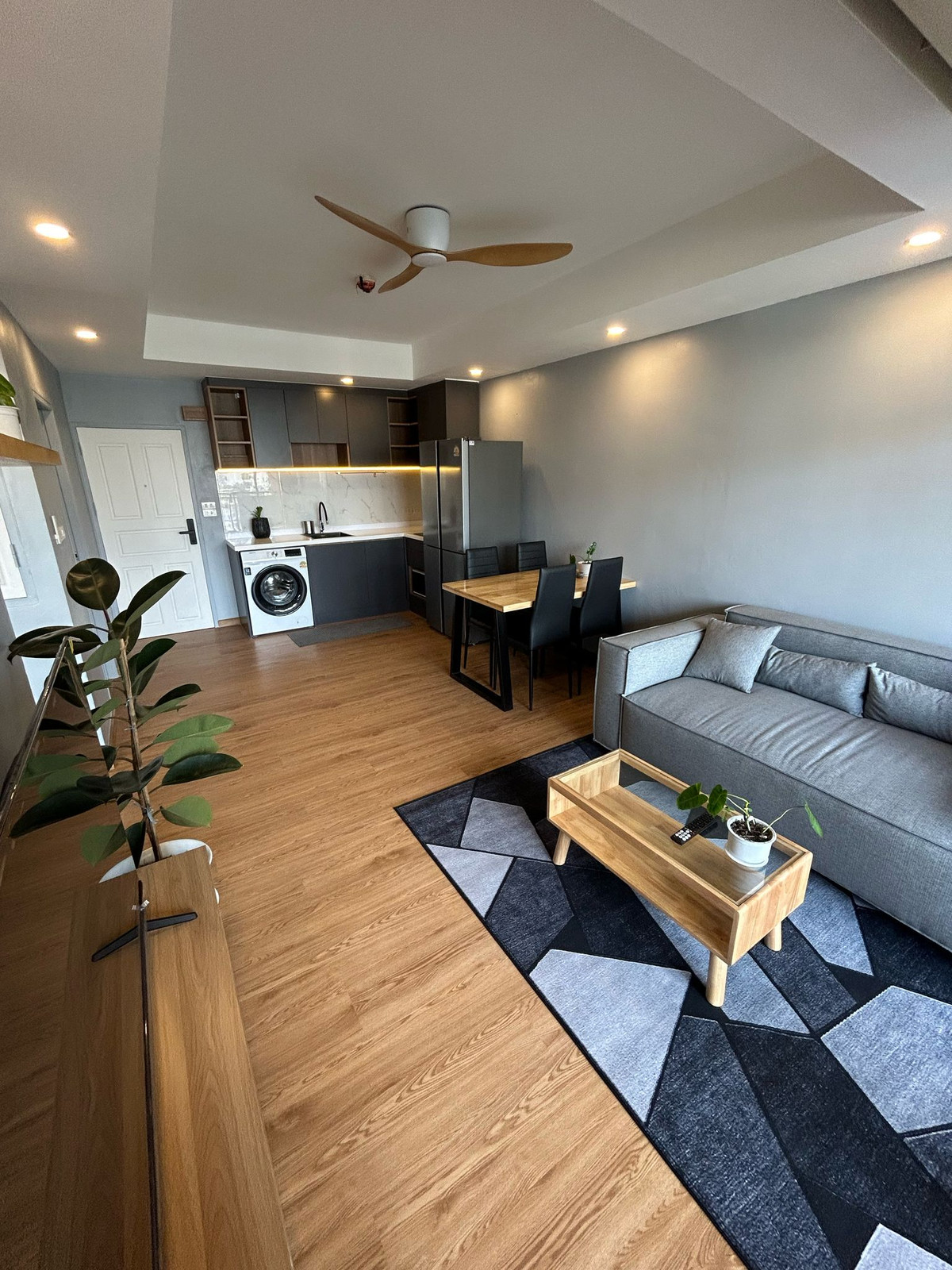 For Sale Monterey Place condo  : 2 Bedrooms | 1 Bathroom **Newly Renovated** – รูปที่ 3