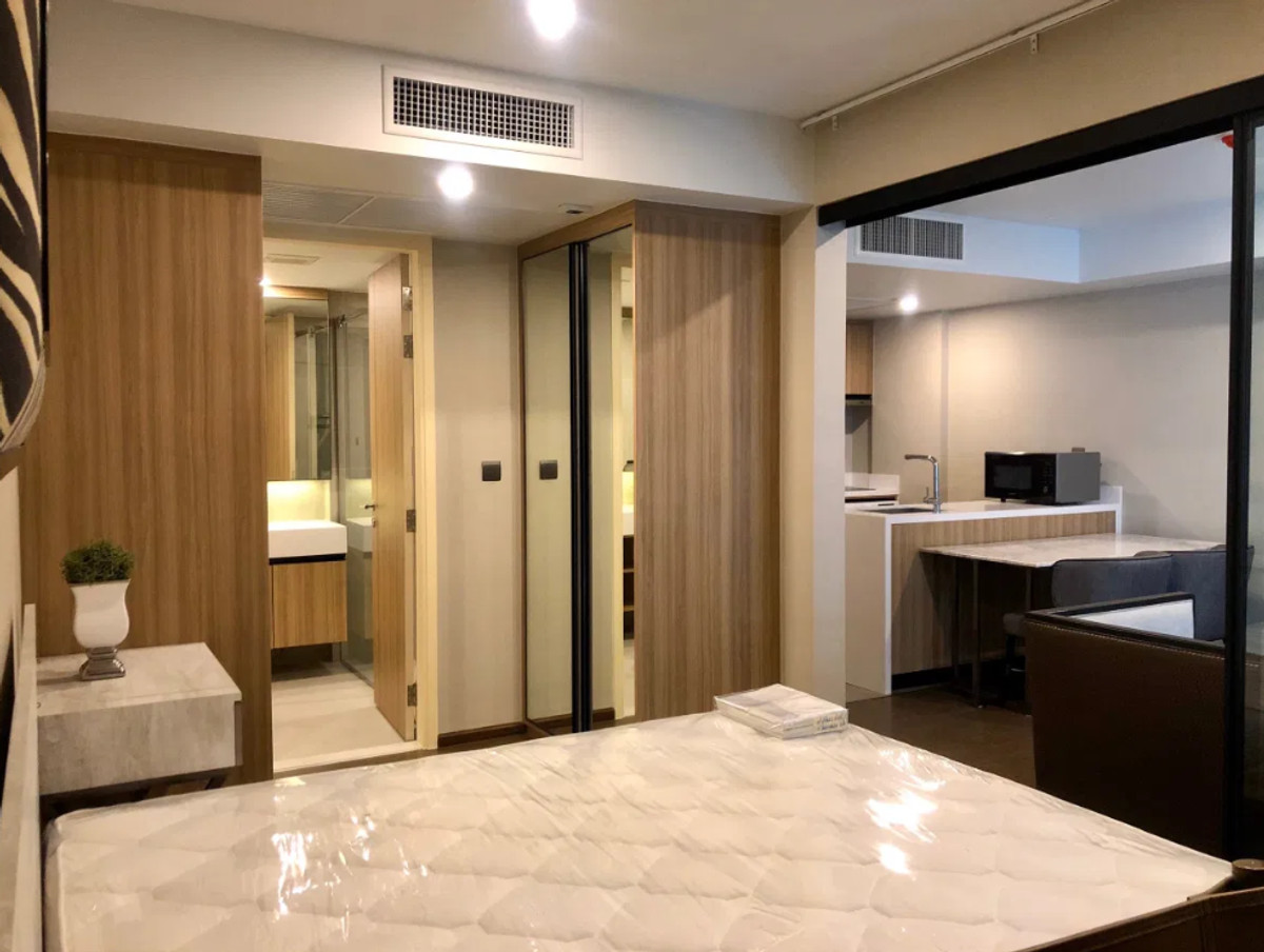 Na Vara Residence 42 sq.m. Please add LINE ID @806qphgn o8415o5483