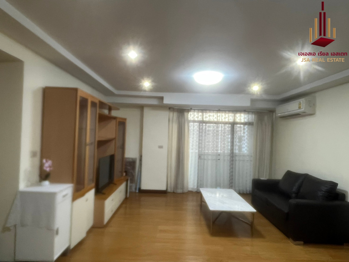 ✨ For Rent: Royal Castle Sukhumvit 39 Condo ✨ 💰 Only 37,000 THB/month ✨ For Rent: Royal Castle Sukhumvit 39 Condo ✨ 💰 Only 37,000 THB/month