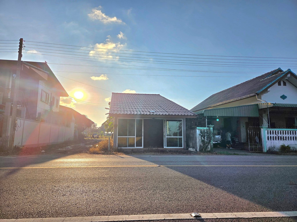 House and land for sale Along Beach Road, Pak Nam Subdistrict, Lang Suan District, Chumphon Province * sells it himself. House and land for sale Along Beach Road, Pak Nam Subdistrict, Lang Suan District, Chumphon Province * sells it himself.