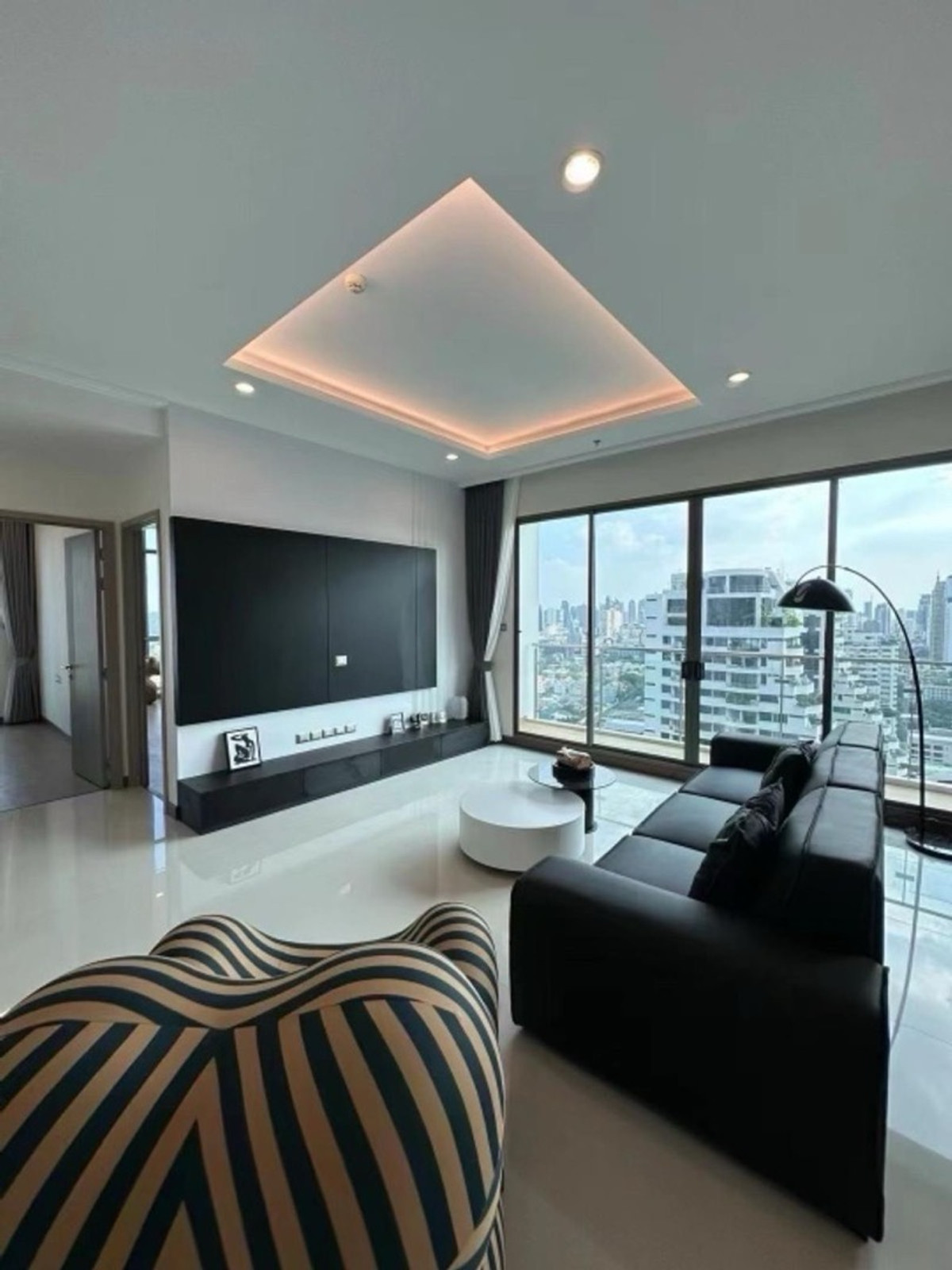 🔥Hot Sale🔥Supalai Oriental Sukhumvit 39❤️‍🔥3ห้องนอน สวยมาก& 3ห้องน้ำ & แม่บ้าน 1 คน❤️‍🔥โควต้าชาวต่างชาติ‼ ️33MB💰