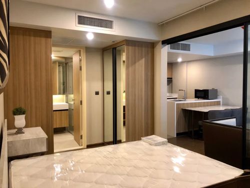 Na Vara Residence 42 sq.m. Please add LINE ID @806qphgn o8415o5483