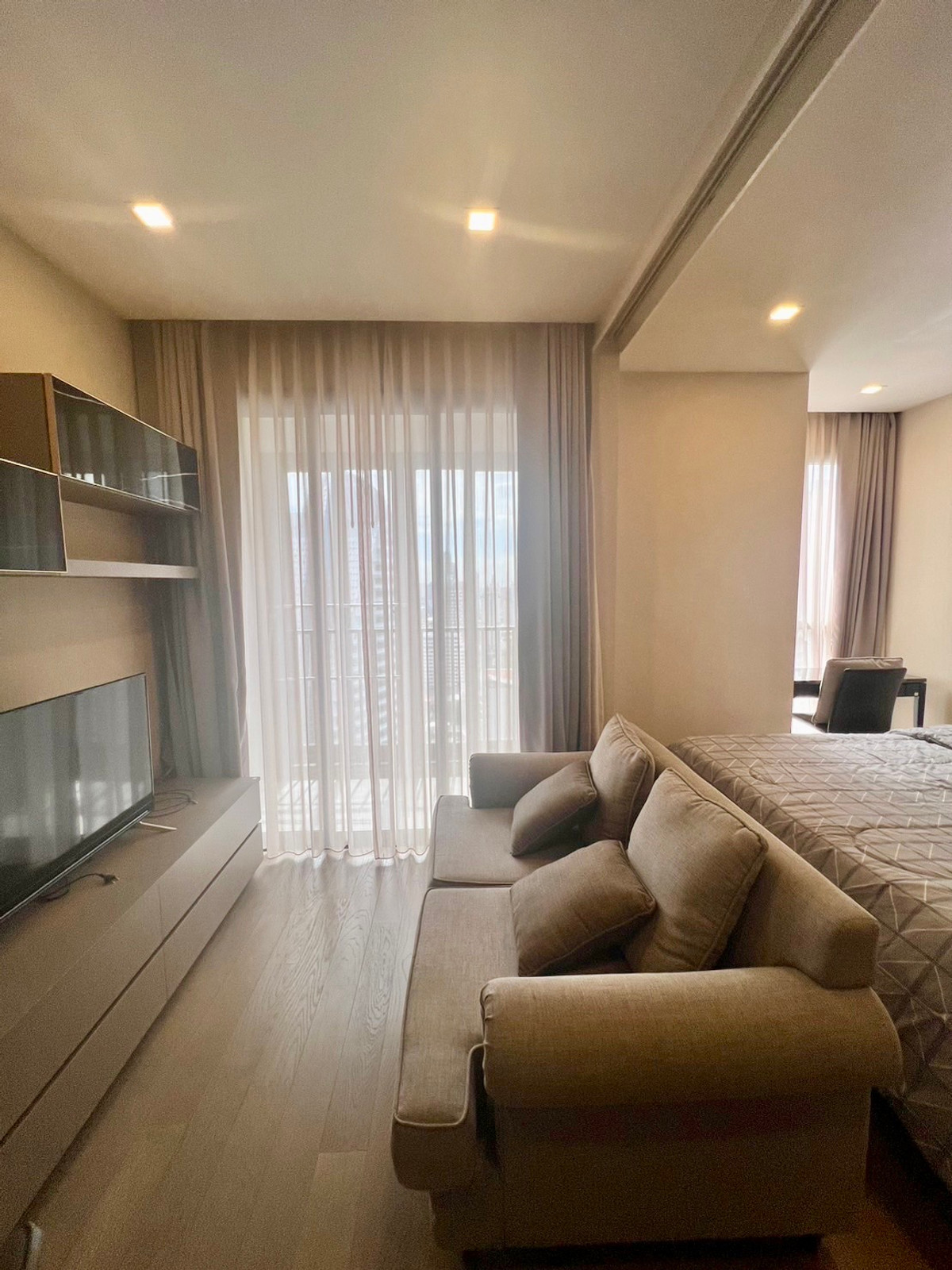 ^^Ashton Asoke for Rent High floor 1 Bedroom East view size 35m2. For rent, 1 bedroom, east side, 35 sq m, 26th floor. ^^Ashton Asoke for Rent High floor 1 Bedroom East view size 35m2. For rent, 1 bedroom, east side, 35 sq m, 26th floor.