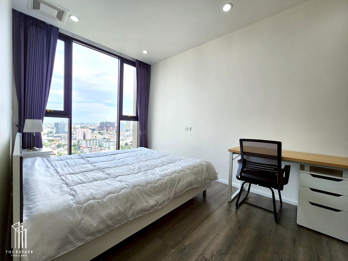 For rent Whizdom Essence ห้องมุม ไม่ติดเพื่อนบ้าน ครัวปิดแบบกระจกใส มีมุมทำงานในห้องนอน แสงธรรมชาติดี ได้วิวสวน เหมาะอยู่อาศัยจริง @38,000 Baht – รูปที่ 2