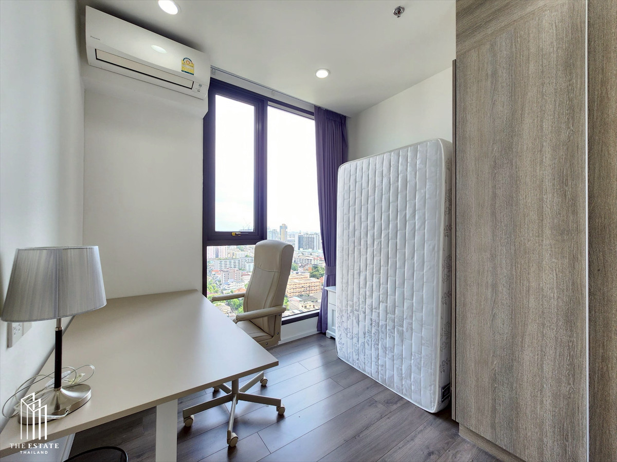 For rent Whizdom Essence ห้องมุม ไม่ติดเพื่อนบ้าน ครัวปิดแบบกระจกใส มีมุมทำงานในห้องนอน แสงธรรมชาติดี ได้วิวสวน เหมาะอยู่อาศัยจริง @38,000 Baht – รูปที่ 3