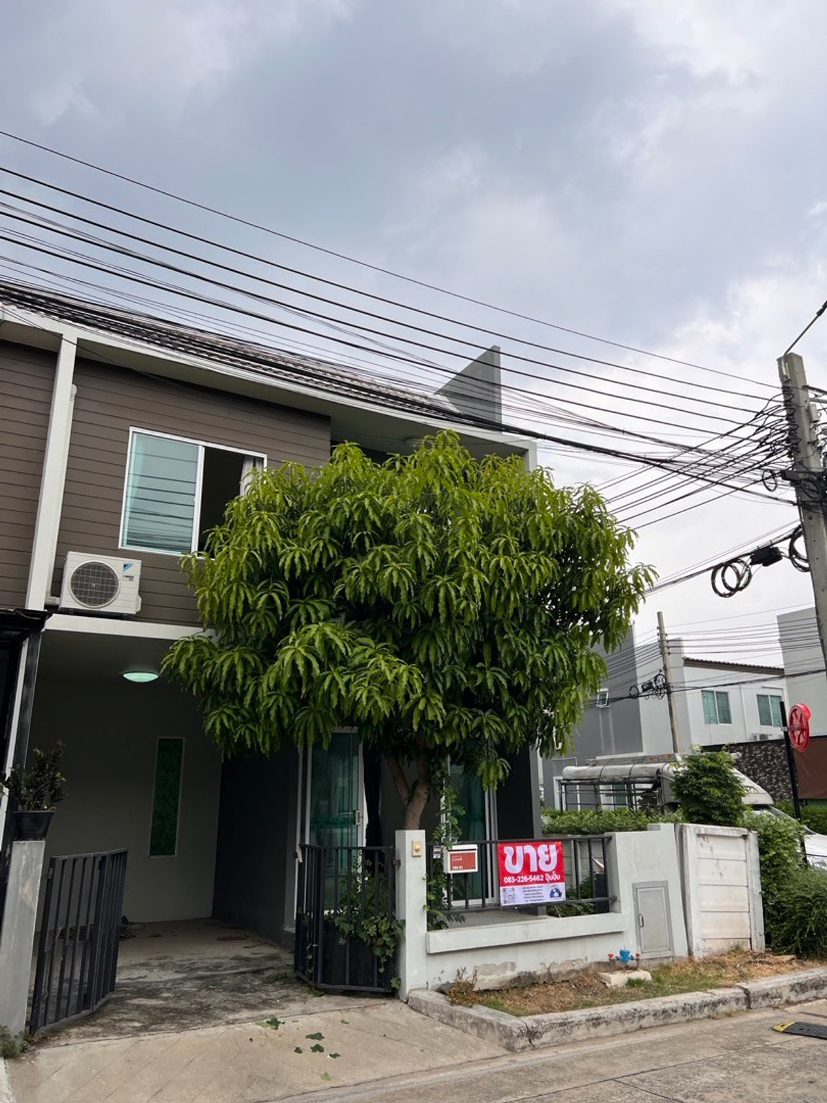 🏡Corner townhouse for rent, Areeya The Colors, Wongwaen-Ramindra , 2 floors, 3 bedrooms.