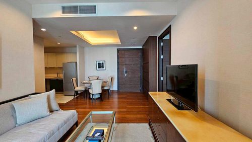 ✨ให้เช่านคอนโดหรูบนถนนวิทยุ ที่ Oriental Residence 2ห้องนอน เฟอร์นิเจอร์ครบ มีระเบียง ใกล้แหล่งช้อปปิ้ง ใกล้BTS เพลินจิต พร้อมเข้าอยู่