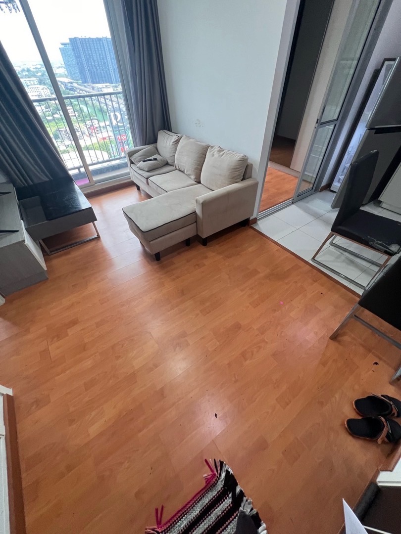 The President Sukhumvit Samut Prakan, size 35 sq m, 20th floor, rental price 12000 baht per month.