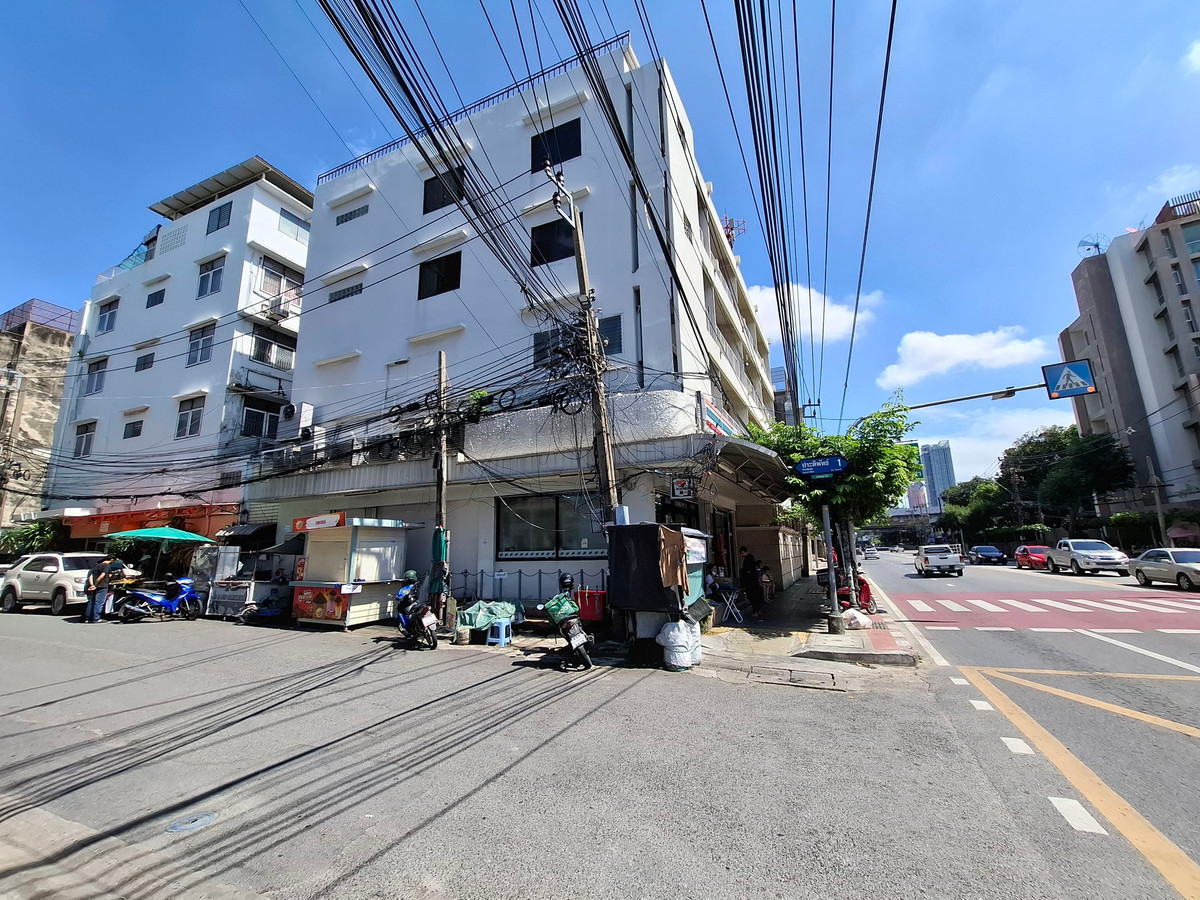 ขายด่วน! อาคารพาณิชย์ 4.5 ชั้น (สำนักงาน+ร้านค้าหรือปล่อยเช่า)ใจกลางเมือง ใกล้ BTS สะพานควายและอารีย์ ถนนประดิพัทธิ์ แขวงพญาไท เขตพญาไท กรุงเทพฯ – รูปที่ 3