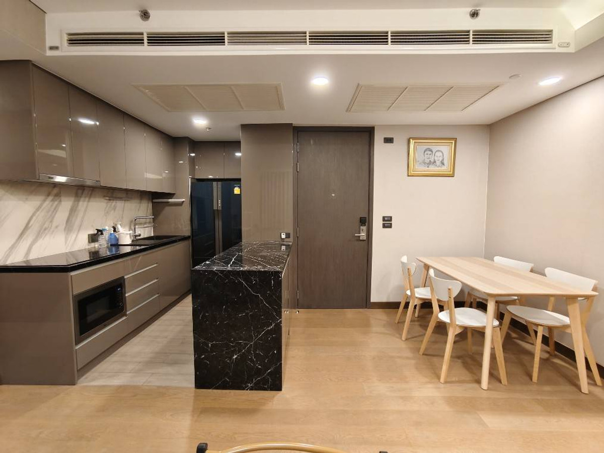 Siamese Exclusive Queens : Condo 2 bedrooms, 2 bathrooms, high floor, lake view, Benjakitti Park, next to MRT Queen Sirikit National Convention Center. Siamese Exclusive Queens : Condo 2 bedrooms, 2 bathrooms, high floor, lake view, Benjakitti Park, next to MRT Queen Sirikit National Convention Center.
