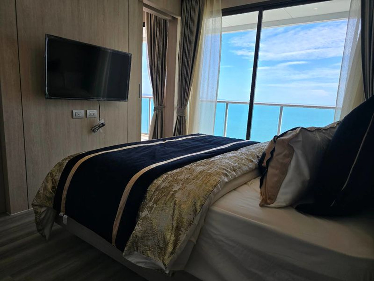 Aeras Beachfront Jomtien — Special Price Aeras Beachfront Jomtien — Special Price