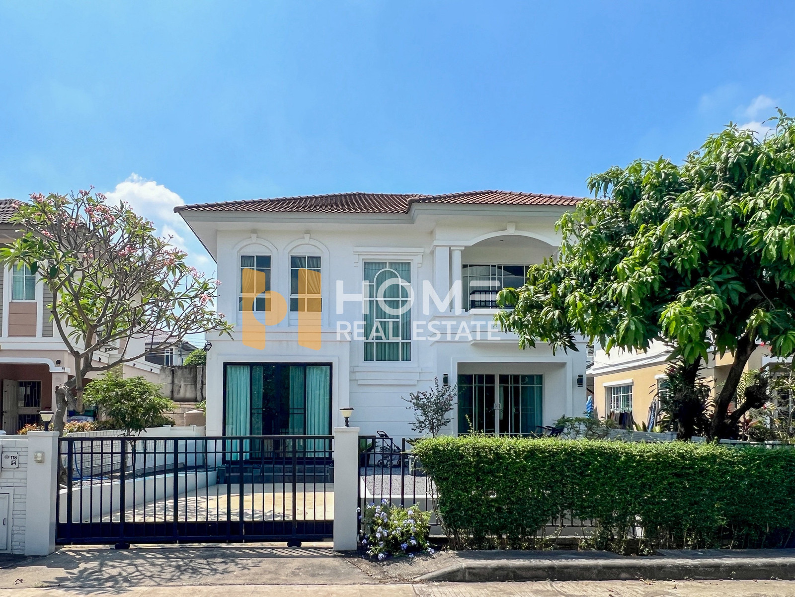 Passorn 21 Rama 9 - Wongwaen / 4 Bedrooms (FOR SALE) BZD112