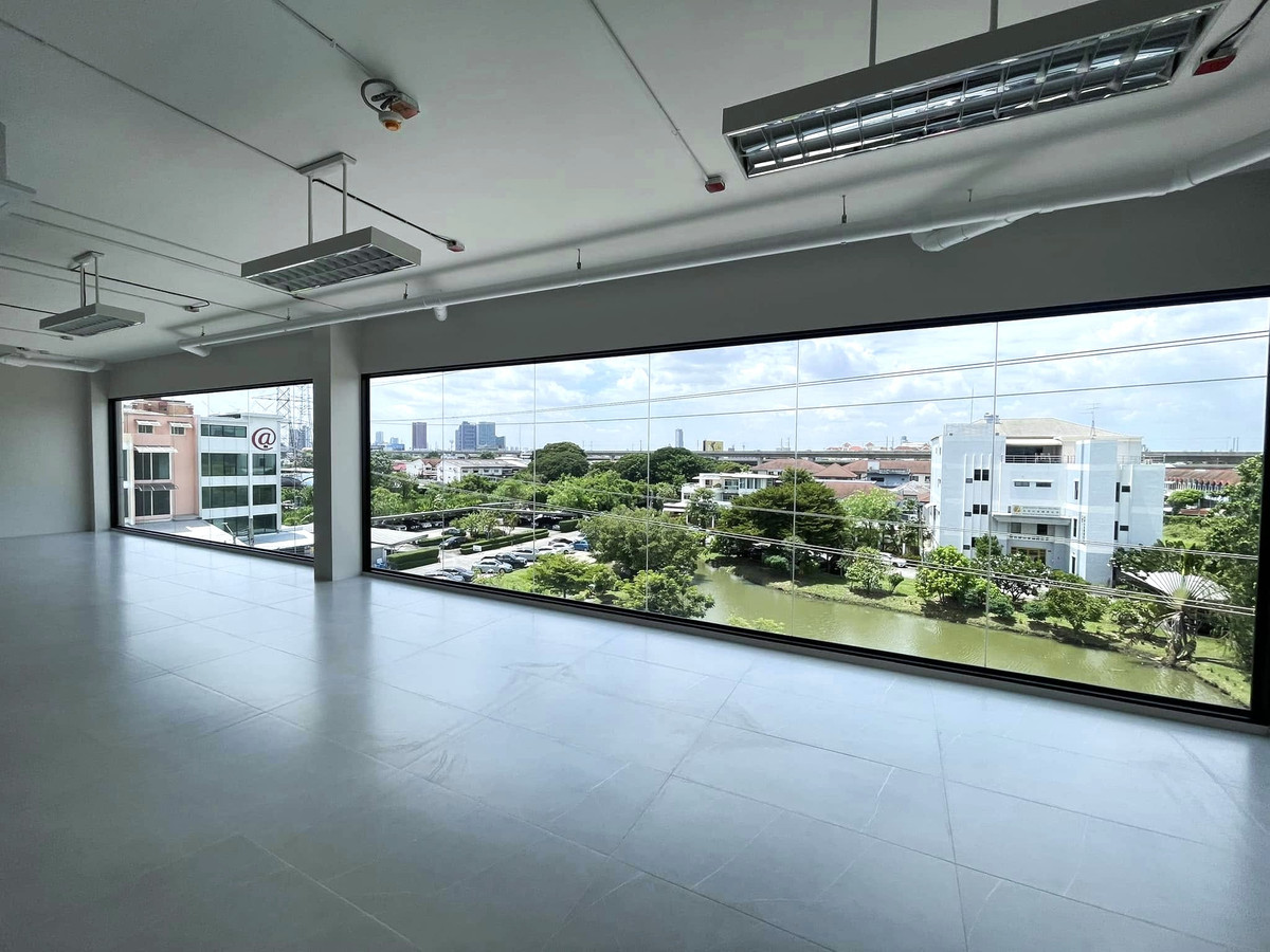 ปล่อยเช่า 🏬 อาคาร 4 ชั้น 📏 พื้นที่ประมาณ 870 ตรม ⛳ พัฒนาการ 💡 เหมาะสำหรับ ออฟฟิศ / สตูดิโอ / Showroom / คลินิก / Training Center – รูปที่ 2