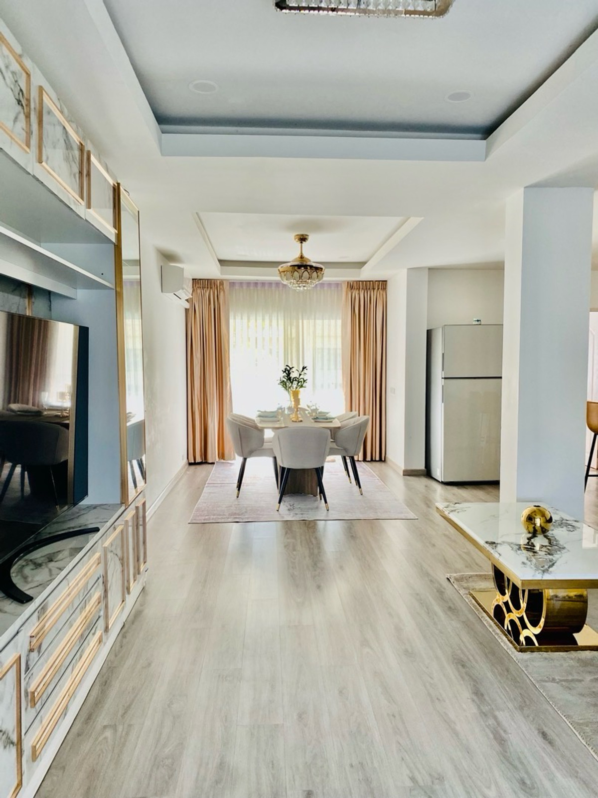 Condo for sale, 116 sq m, 1st floor, has balcony, garden, 3 bedrooms, 2 bathrooms, kitchen, parking for 3 cars.