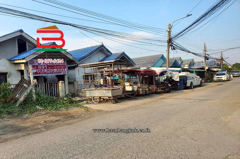 Empty land, area 1-2-91 rai, Soi Kamnan Yen Uthit 2, near Lat Krabang Industrial Estate. Road along Khlong Lam Ko Phai, Lam Pla Thio Subdistrict, Lat Krabang District