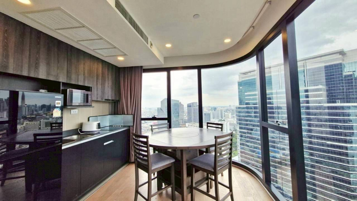 📍 ให้เช่า / For Rent!! Ashton Chula - Silom 💥 2 Bedrooms 2 Bathrooms | 62.79 sq.m. | 60,000 THB / month 💥 📞 Contact: Aomam (Agent) Tel / Line ID : 095-587-1692 WhatsApp : +66 95 587 1692