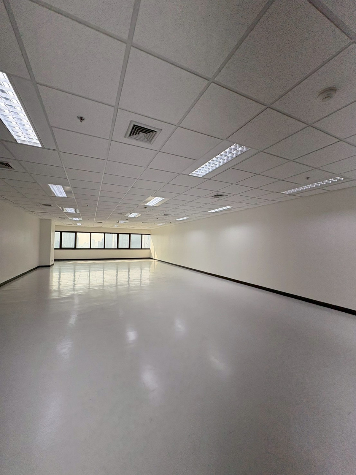 Office Space for Rent: Silom Complex, 20th Floor | 133.7 sqm | Near BTS Saladaeng – รูปที่ 4