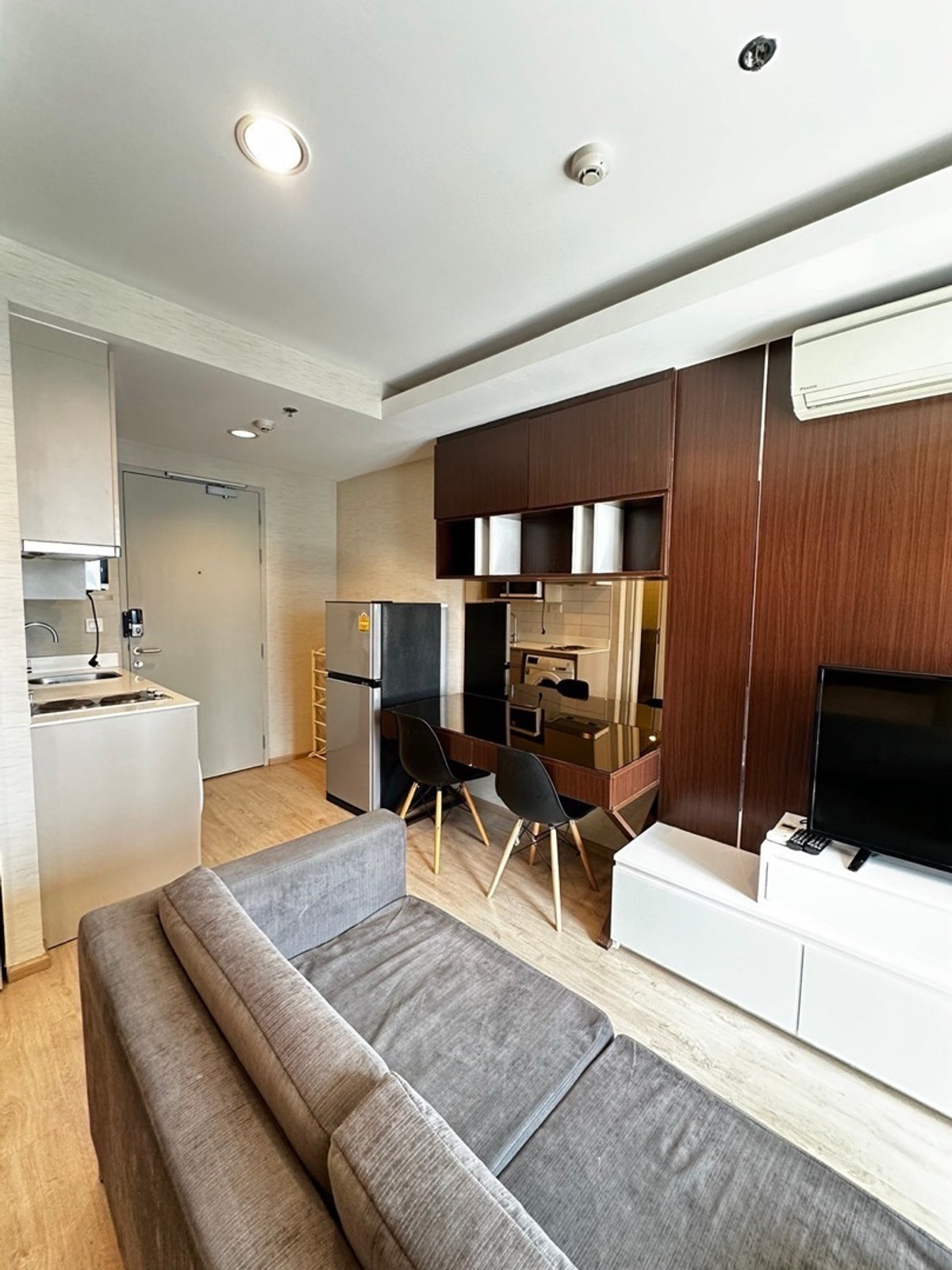For Rent!! Ideo Q Ratchathewi Rent Price!! 20,000฿ per month❤️🔥 1 Bedroom 1 Bathroom size 34 sq.m. Contract Aomam (agent) Tel./Line id : 0955871692 WhatsApp : +66 95 587 1692 For Rent!! Ideo Q Ratchathewi Rent Price!! 20,000฿ per month❤️🔥 1 Bedroom 1 Bathroom size 34 sq.m. Contract Aomam (agent) Tel./Line id : 0955871692 WhatsApp : +66 95 587 1692