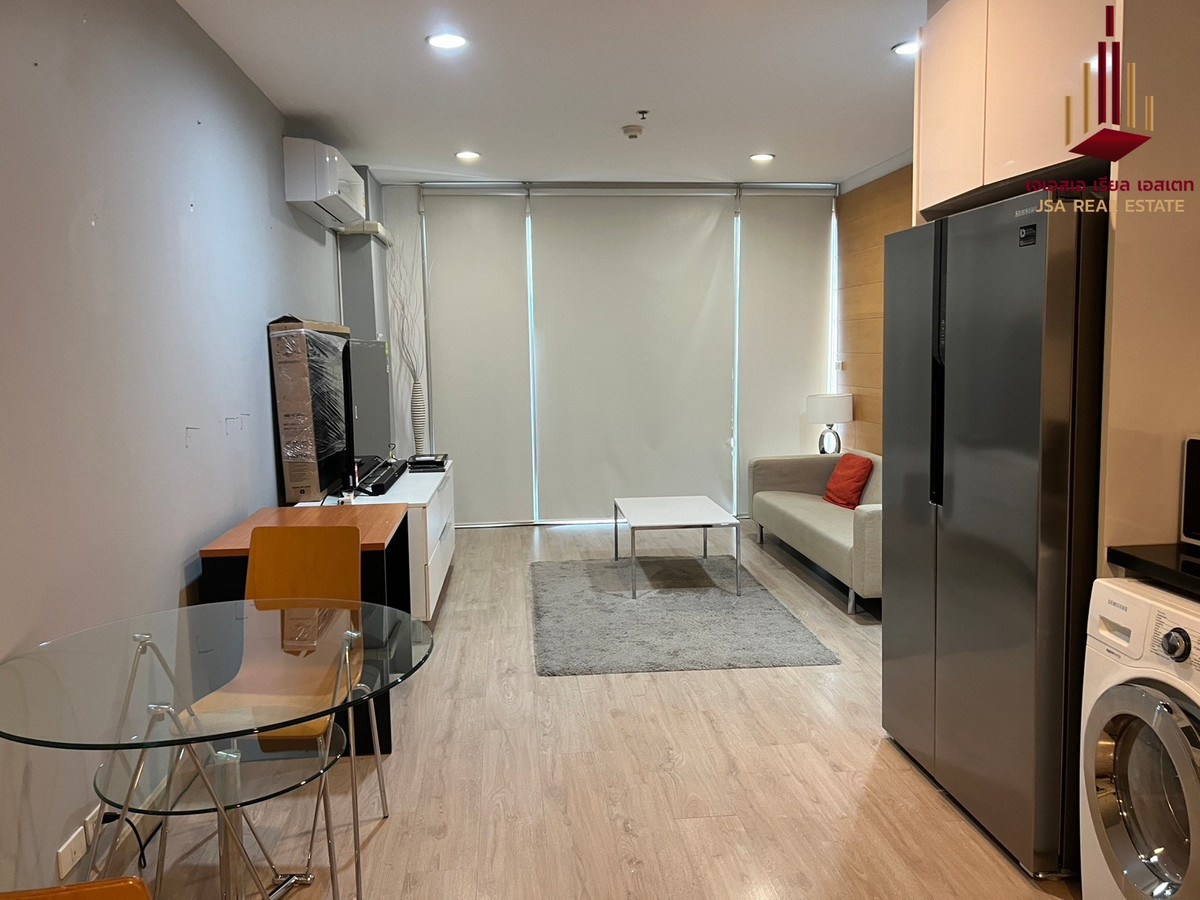 ✨ For Rent: Silom Grand Terrace Condo ✨  💰 Only 45,000  THB/month