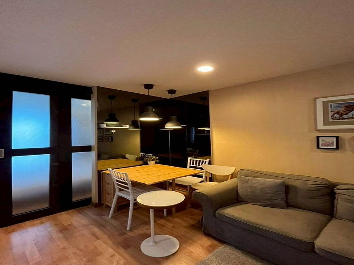 Condo for rent, Ladda Condo View, Sriracha. Convenient location, close to shopping malls, hospitals, and the pier.