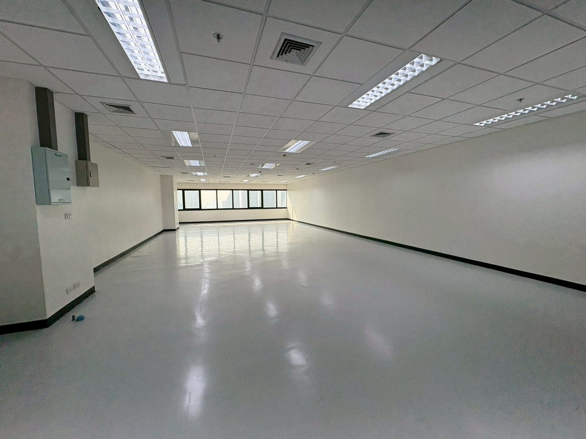 Office Space for Rent: Silom Complex, 20th Floor | 133.7 sqm | Near BTS Saladaeng – รูปที่ 2
