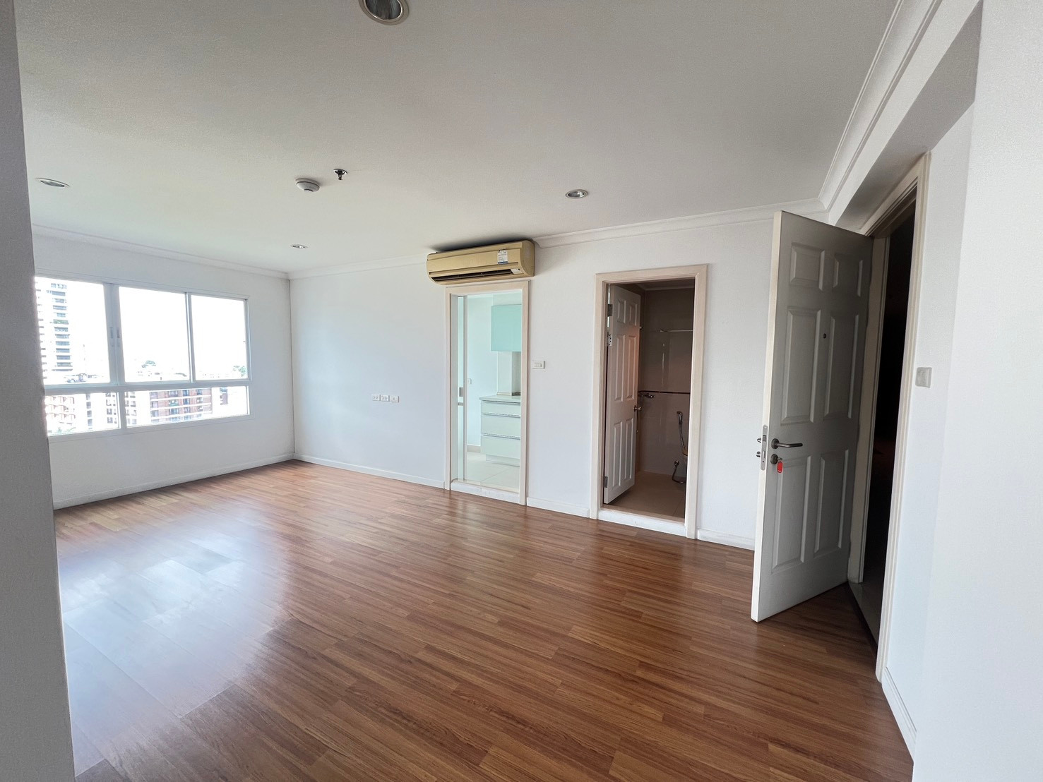 💖💖Selling cheap Lumpini Suite Pinklao (2 Bed 63.85 sq m/4.55 million) 12th floor, empty room, near the mall, main road/if interested, please inquire. Line ID = atfirm2010💖💖 💖💖Selling cheap Lumpini Suite Pinklao (2 Bed 63.85 sq m/4.55 million) 12th floor, empty room, near the mall, main road/if interested, please inquire. Line ID = atfirm2010💖💖