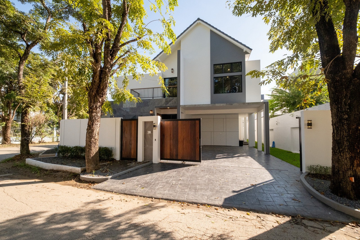 Modern 4-Bedroom Luxury Villa with Private Saltwater Pool, Wang Tan for sale Modern 4-Bedroom Luxury Villa with Private Saltwater Pool, Wang Tan for sale