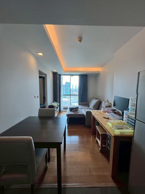 ขายคอนโด FOCUS @ Ploenchit  ราคา 4,650,000 บาท [NCs260112]