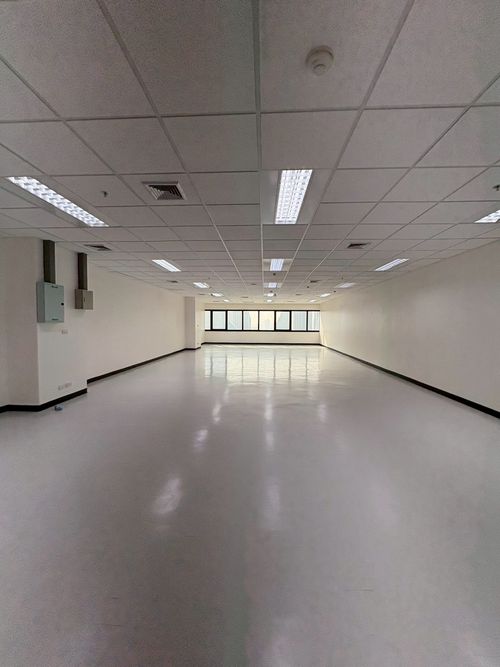 Office Space for Rent: Silom Complex, 20th Floor | 133.7 sqm | Near BTS Saladaeng