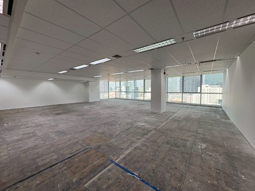ให้เช่าพื้นที่สำนักงาน อาคาร Liberty Square ชั้น 18 พื้นที่ 140 ตร.ม. ใกล้ BTS ศาลาแดง