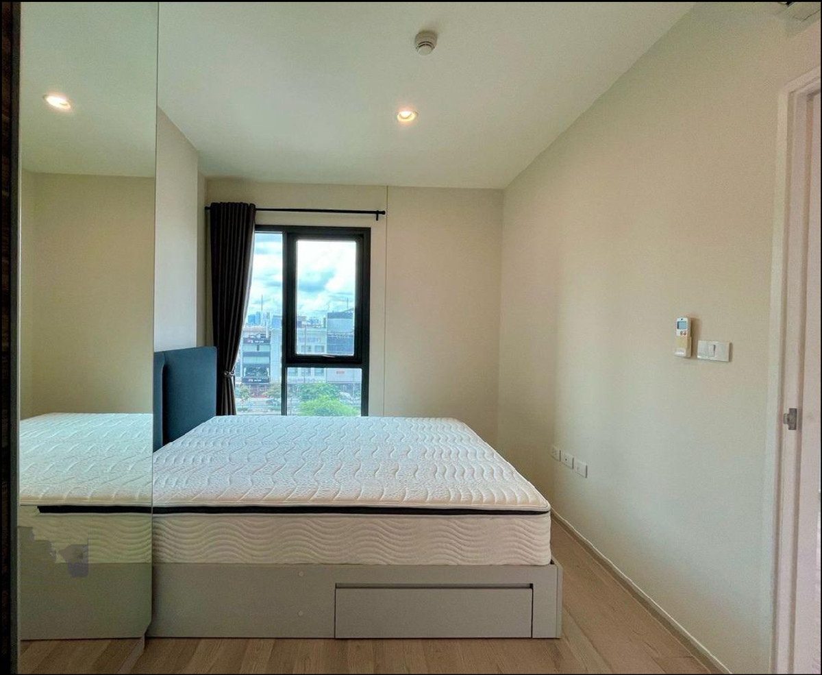 Beautiful room for sale with furniture near MRT Condo Centric Ratchada - Huai Khwang (S5302)