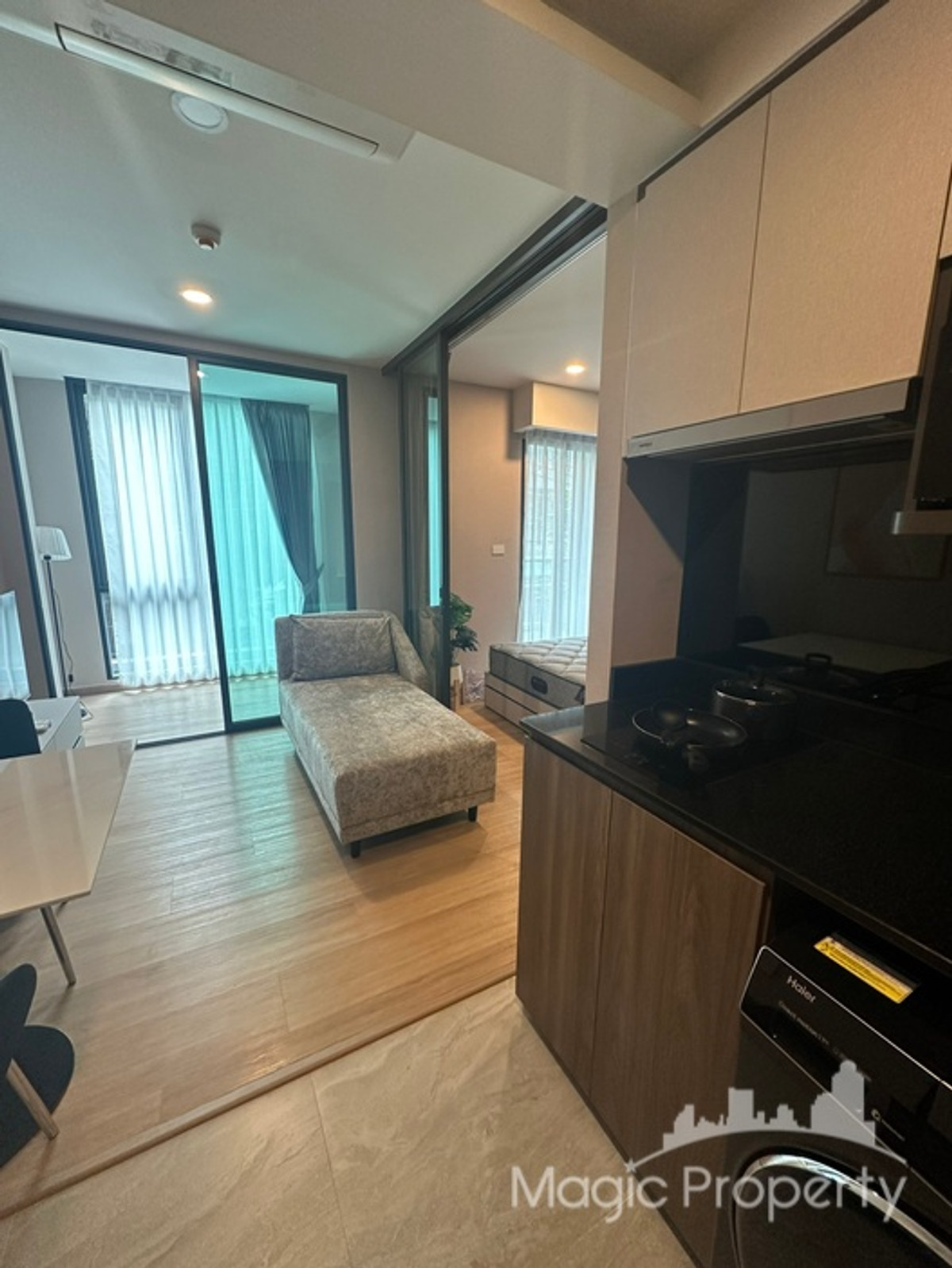 ให้เช่า 1 ห้องนอน ใน ลอยด์ ศูนย์วิจัย-ทองหล่อ คอนโดมิเนียม ถนนเพชรบุรี เเขวงบางกะปิ เขตห้วยขวาง กรุงเทพมหานคร – รูปที่ 4