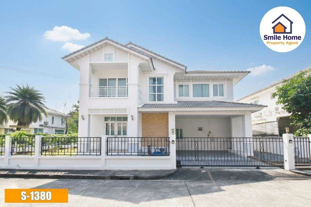 Perfect Place Village, Sukhumvit 77 - Suvarnabhumi, corner house, completely renovated.