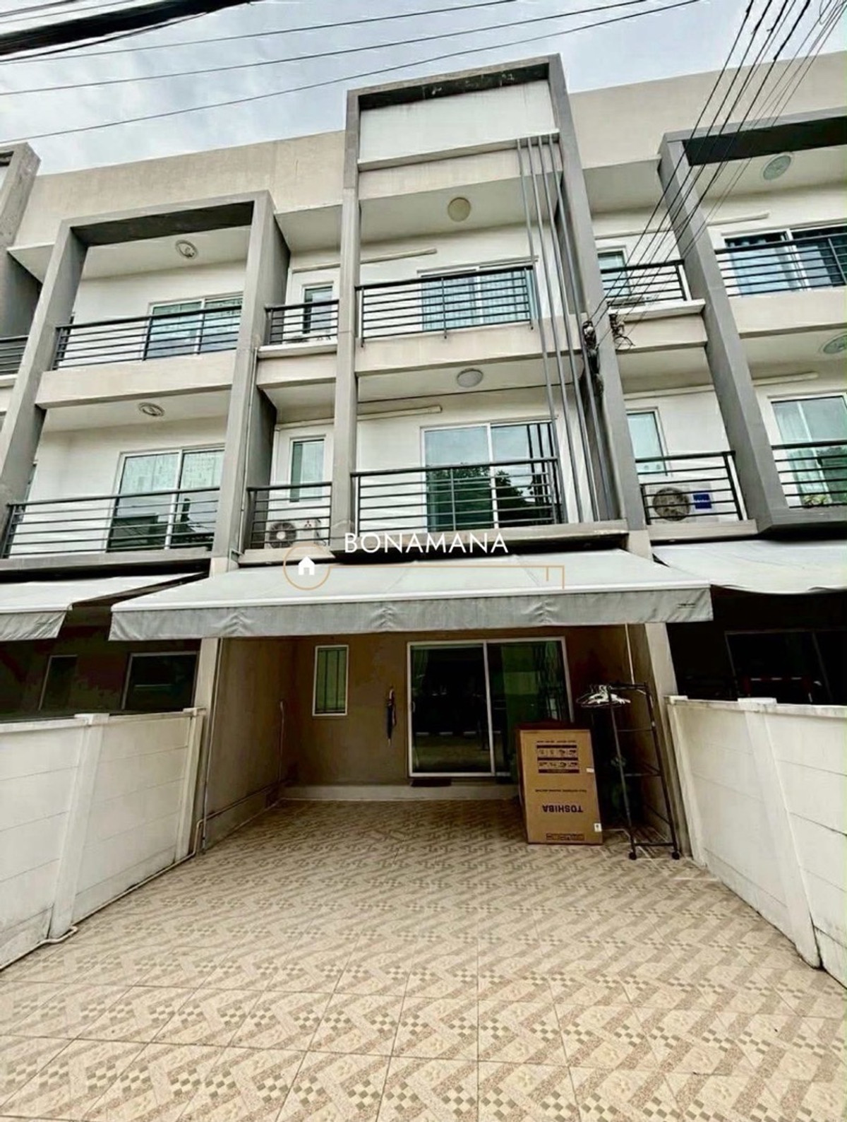 Townhome/home office for rent Muang Klang Village, Sukhumvit 77 (BTS On Nut 1.9km) Townhome/home office for rent Muang Klang Village, Sukhumvit 77 (BTS On Nut 1.9km)