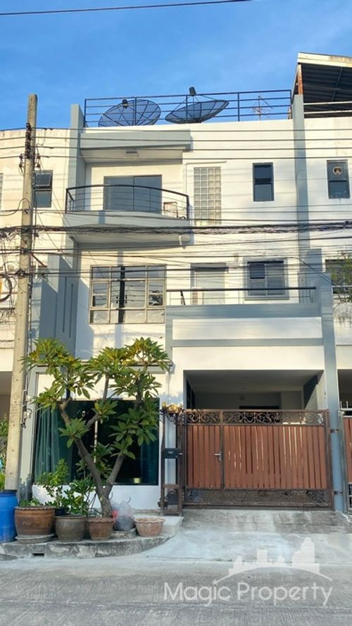 ให้เช่าทาวน์โฮม 4 ห้องนอน โครงการ ไพรม์ เพลส สุขุมวิท 105 แขวงบางนาใต้ เขตบางนา กรุงเทพฯ