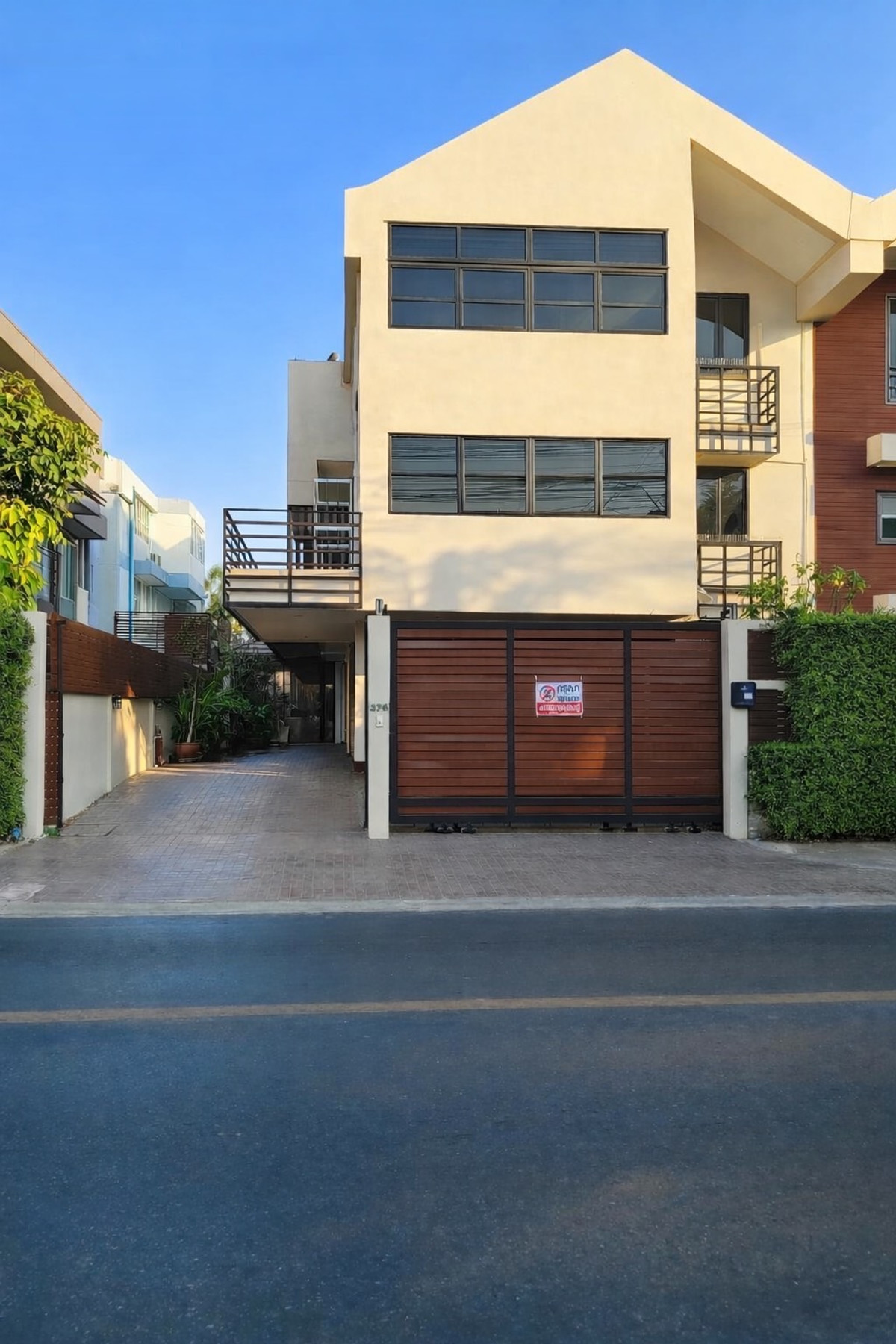 For Rent Town House Onnut17 (Panya) area350sqm Price 80k Fully Furnished For Rent Town House Onnut17 (Panya) area350sqm Price 80k Fully Furnished
