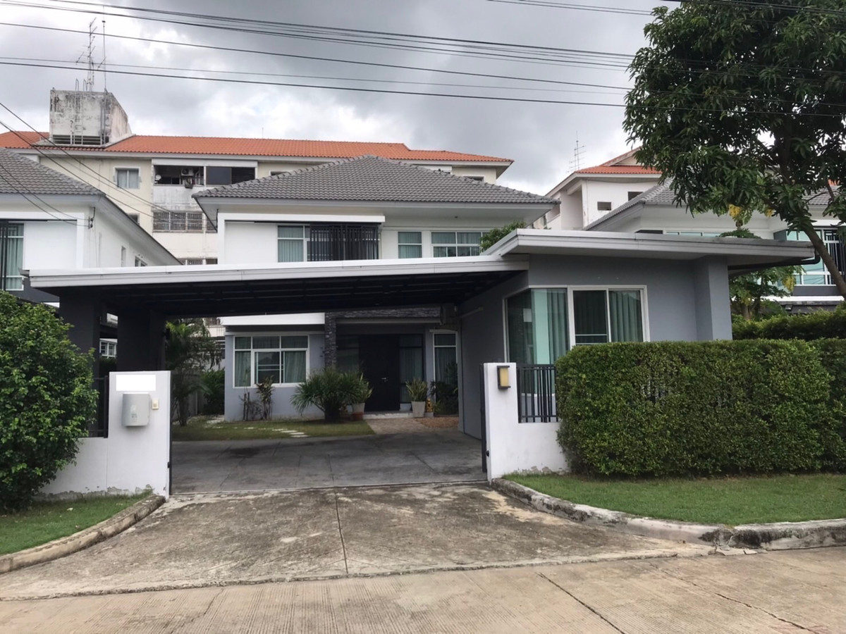 Single house for sale, Panya Indra, large land 100 sq m, near Fashion Island. Single house for sale, Panya Indra, large land 100 sq m, near Fashion Island.
