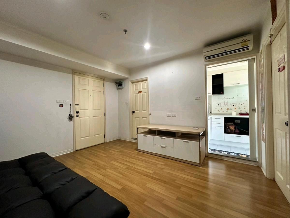 Condo for sale Lumpini Place Ratchada-Tha Phra. Sold with tenant🪷 Size 35 sq m, 1 bedroom, 1 bathroom.🪷11th Floor, Building BThere are 2 air conditioners🪷 There is a washing machine.There is a 2-door refrigerator.Microwave (buy new) Condo for sale Lumpini Place Ratchada-Tha Phra. Sold with tenant🪷 Size 35 sq m, 1 bedroom, 1 bathroom.🪷11th Floor, Building BThere are 2 air conditioners🪷 There is a washing machine.There is a 2-door refrigerator.Microwave (buy new)