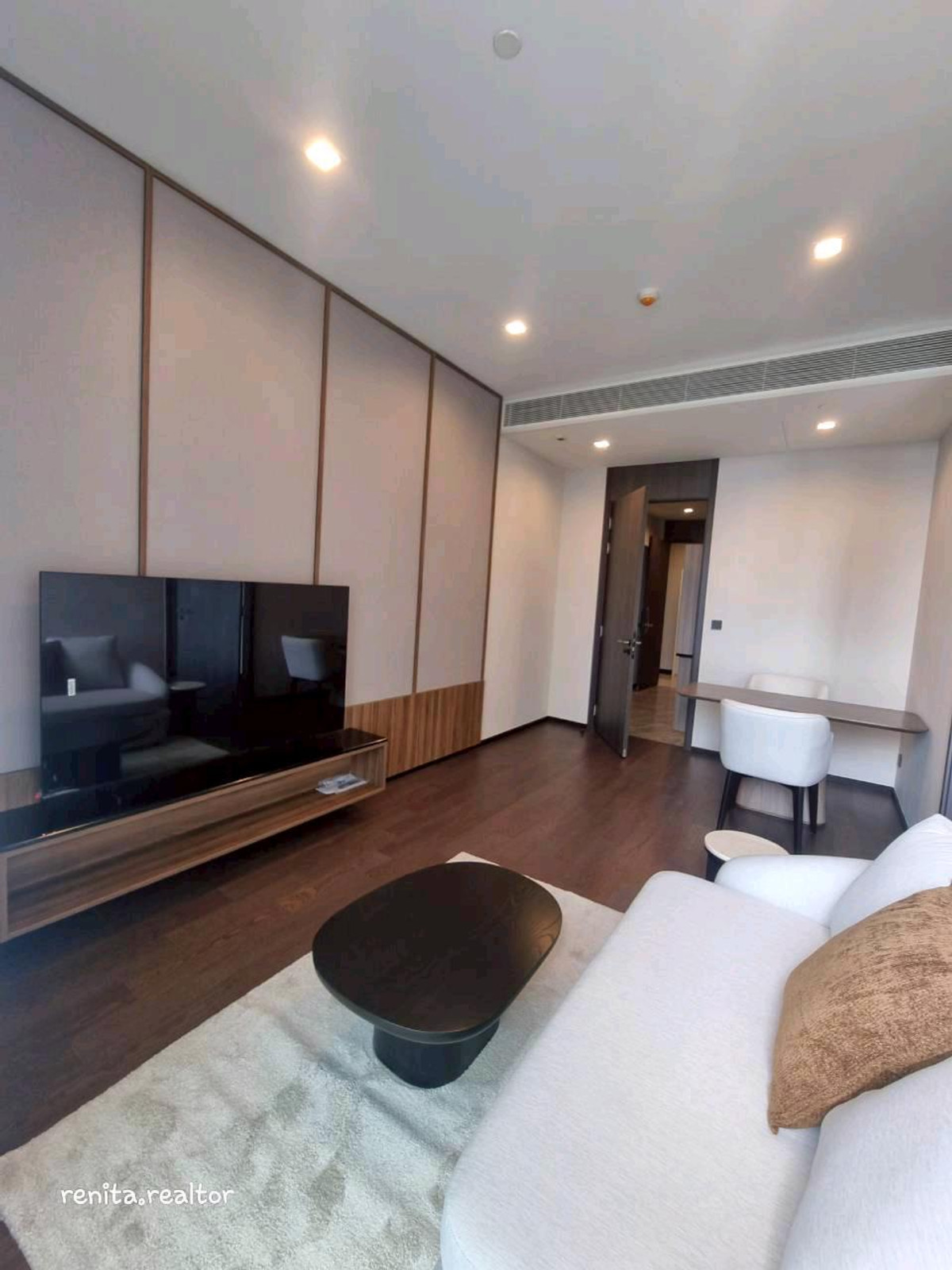 Luxury condo for rent AESTIQ Thonglor - beautiful room, pets allowed. (Pet-Friendly) in the heart of Thonglor! 🐾✨