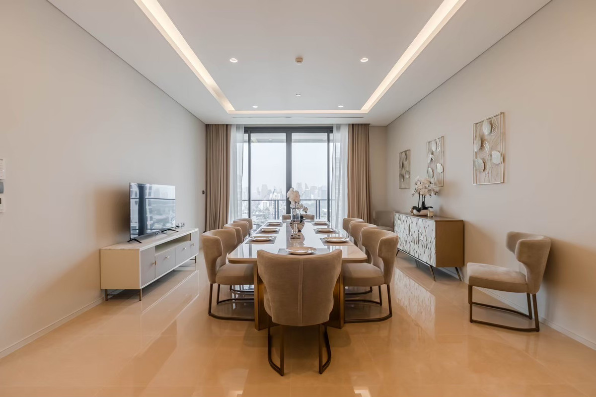 Sindhorn Kempinski 140sqm. 2XFl 2bed 2.5bath Sell: 49,000,000 Rent: 300,000/mth. Am: 0656199198 Sindhorn Kempinski 140sqm. 2XFl 2bed 2.5bath Sell: 49,000,000 Rent: 300,000/mth. Am: 0656199198
