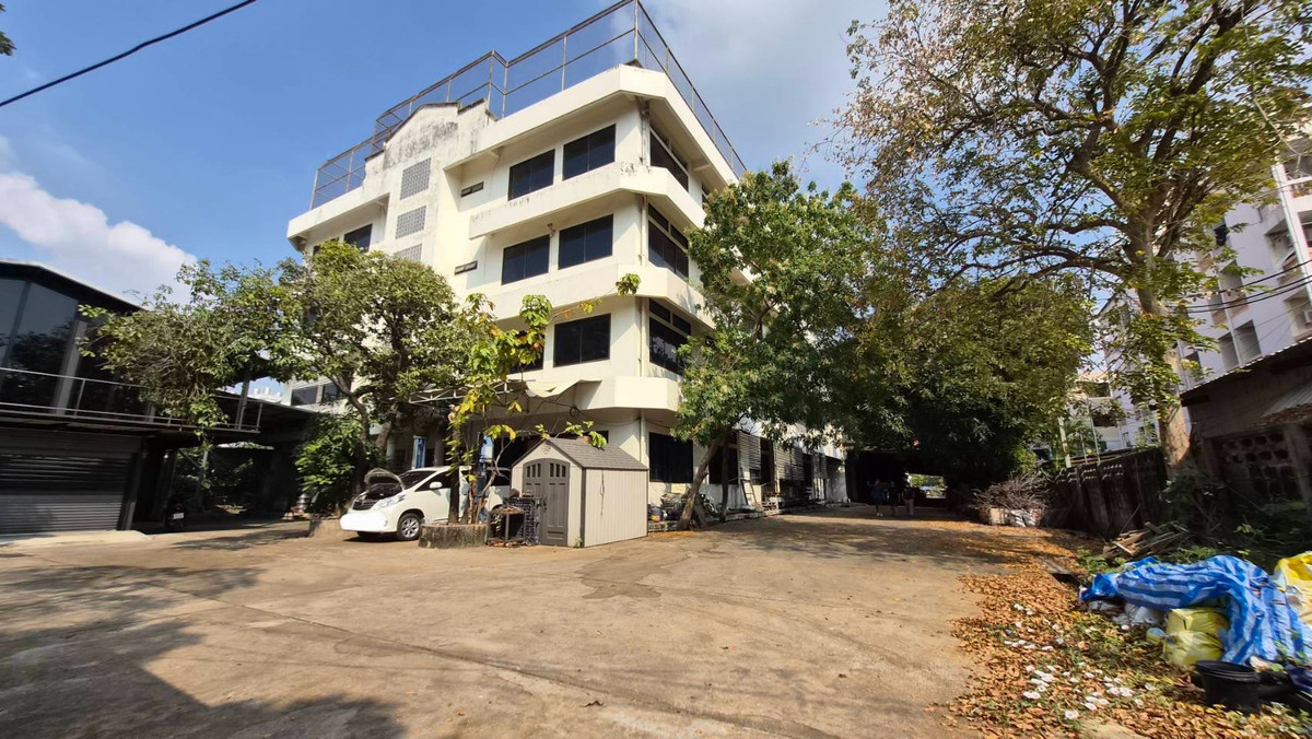 Factory for sale with factory license 4, location along Ramindra Expressway • Lat Phrao 87 on 4 rai 1 ngan of land, usable area 5,750 square meters, you cant find a location like this anywhere else 📲 093-785-8898 Factory for sale with factory license 4, location along Ramindra Expressway • Lat Phrao 87 on 4 rai 1 ngan of land, usable area 5,750 square meters, you cant find a location like this anywhere else 📲 093-785-8898
